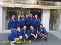 Pastelería Auxiliadora recibe al equipo infantil femenino