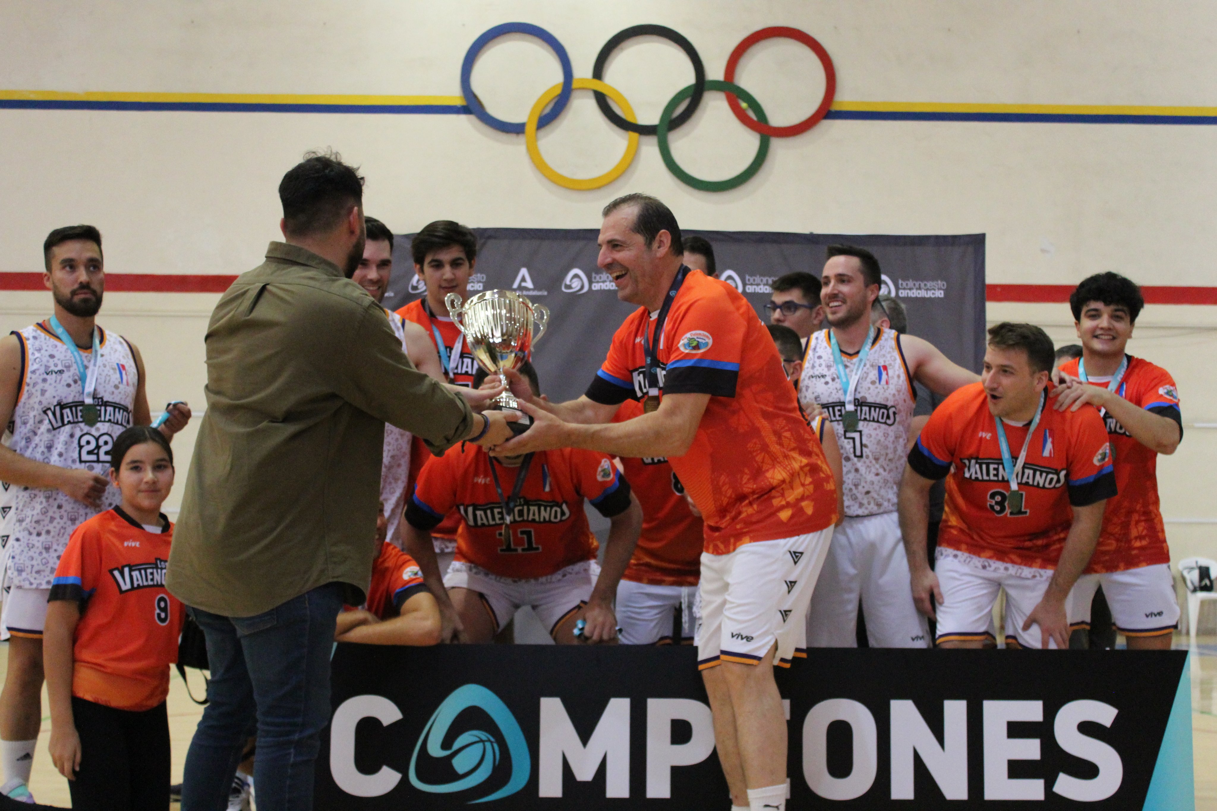 Valencianos CAB Linares Campeón Provincial Senior Masculino